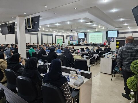 تصاویر/نشست هم اندیشی مدیران انجمن های معلولین کردستان به حجت الاسلام و المسلمین پورذهبی