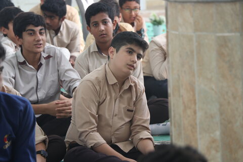 تصاویر/ دیدار صمیمی  نماینده ولی فقیه در استان هرمزگان با دانش آموزان