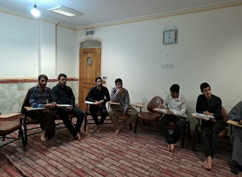 تصاویر/برگزاری کانون علمی ادبیات عرب در مدرسه علمیه امام صادق (ع) قروه