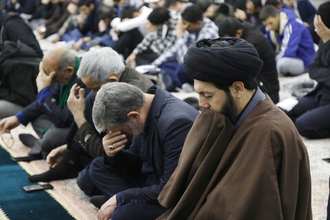 تصاویر / غبارروبی ضریح حرم حضرت معصومه(س) توسط ستاد اقامه نماز جمعه شهرپردیسان قم