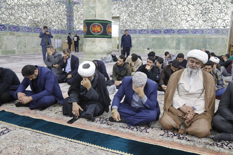 تصاویر / غبارروبی ضریح حرم حضرت معصومه(س) توسط ستاد اقامه نماز جمعه شهرپردیسان قم