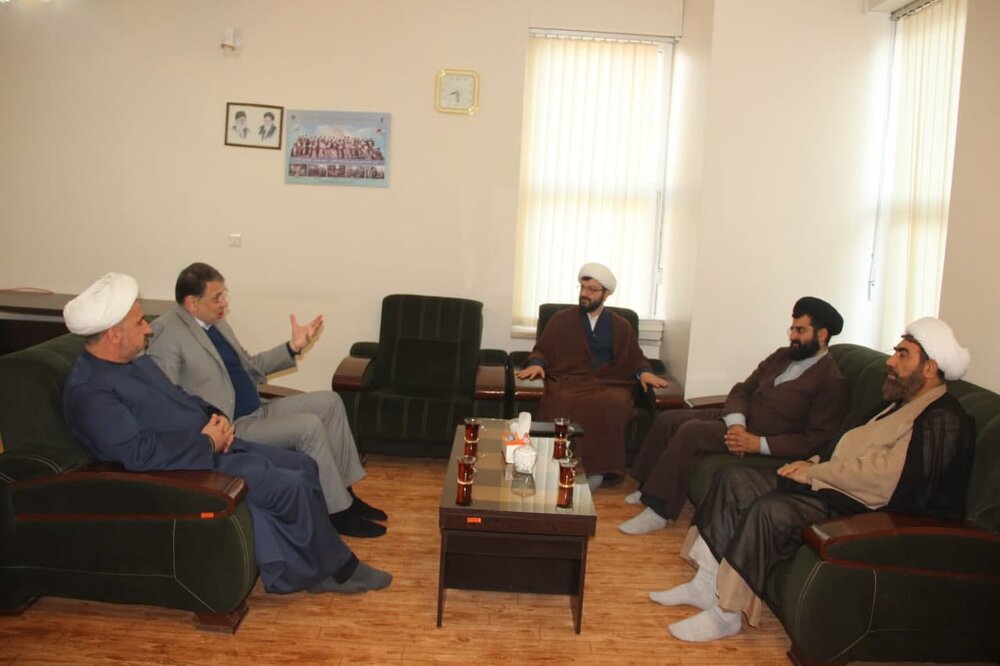 مدیر دفتر موقوفات و منابع پایدار حوزههای علمیه کشور به قزوین رفت