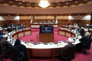 نشست دبیران ستادهای راهبردی حوزه علمیه با شهردار قم برگزار شد