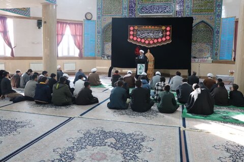 تصاویر/ سلسله نشست های جهاد تبیین در مدرسه علمیه امام علی (ع) سلماس