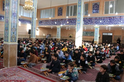 تصاویر/  آیین نمادین برنامه رویداد بزرگ قرآنی آوای آسمانی در آذربایجان غربی