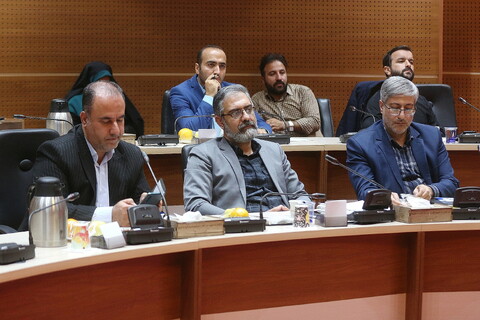 تصاویر/ نشست دبیران ستادهای راهبری حوزه با شهردار قم