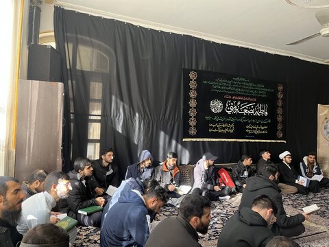 تصاویر جلسه قرائت قرآن در مدرسه امام صادق(ع)بروجرد