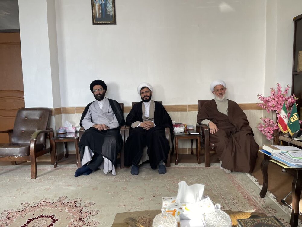 مسائل و مشکلات مدرسه علمیه مرند بررسی شد