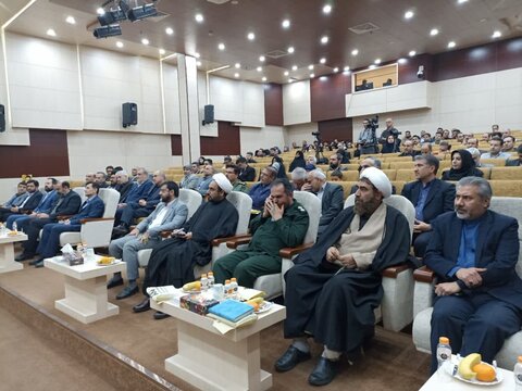 تصاویر / اختتامیه کنگره شهدای شعر امنیت در قزوین برگزارشد