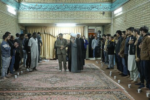 تصاویر / نشست صمیمانه امام جمعه قزوین با دانشجویان غیر ایرانی