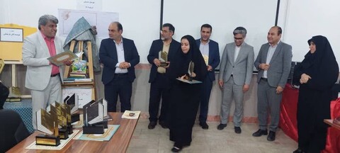 رونمایی از  ۱۸ عنوان کتب نویسندگان فرهنگی و دانش آموزی دشتستان