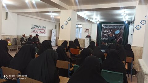 تصاویر/ نشست بانوان فعال فرهنگی شاغل در آموزش و پرورش در مدرسه علمیه فاطمظ الزهرا (سُ) سلماس