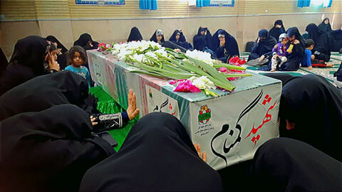  استقبال از شهید گمنام در مدرسه علمیه الزهرا (س) بوشهر