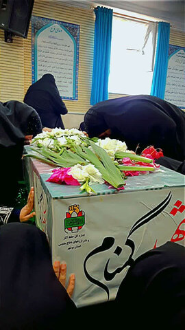  استقبال از شهید گمنام در مدرسه علمیه الزهرا (س) بوشهر