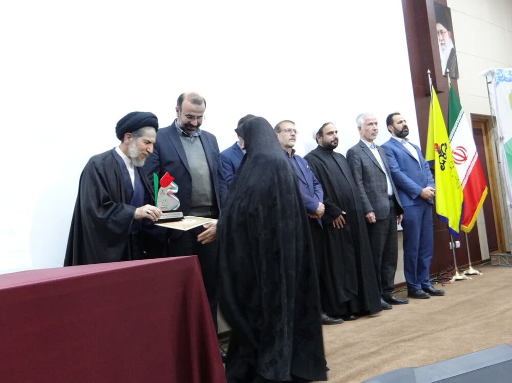 جوانان کشور با تمام توان در برابر تعرض به این آب و خاک میایستند