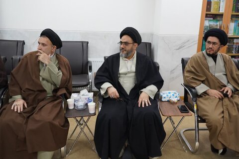 تصاویر نشست هم اندیشی سیاسی اجتماعی نهادهای حوزوی