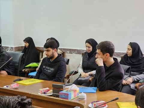 تصاویر/نشست هم‌اندیشی دانشجویان نخبه بسیجی دانشگاه کردستان