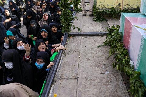 تصاویر/ استقبال مردم قزوین از هشت شهید گمنام دفاع مقدس