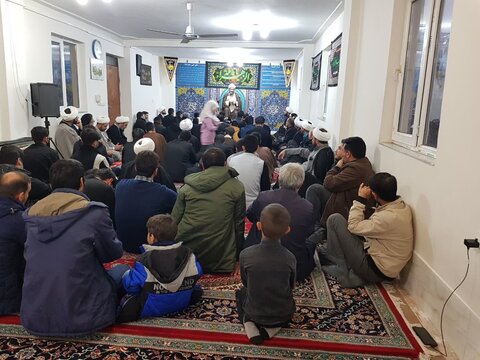 تصاویر/درس اخلاق مدرسه علمیه محمد باقر (ع) پارس آباد برگزار شد