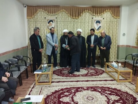 جلسه اعضای هیئت امنای مساجد کلور برای برگزاری عزاداری ایام فاطمیه برگزار شد