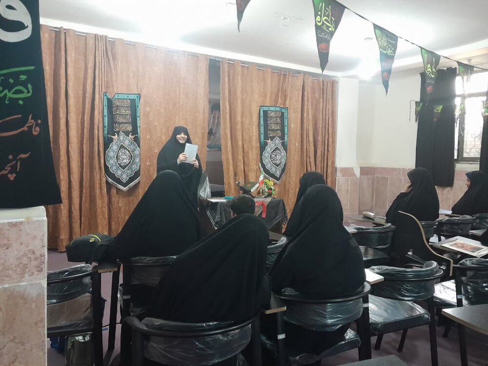 برگزاری کارگاه مقاله نویسی در مدرسه علمیه حضرت زینب(س) میناب