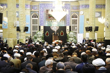 مراسم ترحیم همسر آیت‌الله العظمی وحید خراسانی در قم برگزار شد