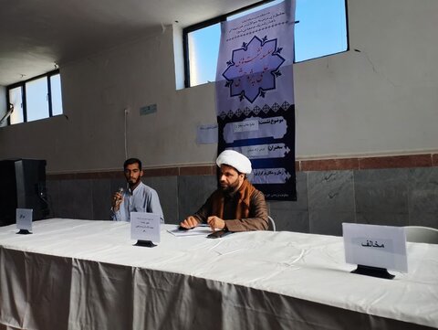 تصاویر/ برگزاری کرسی آزاد اندیشی در مدرسه علمیه صاحب الزمان (عج) بشاگرد