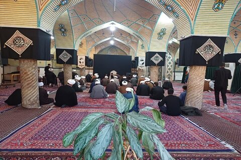 تصاویر/ جلسه ماهانه مبلغین حوزه علمیه و ائمه جماعت مساجد شهر کرمانشاه