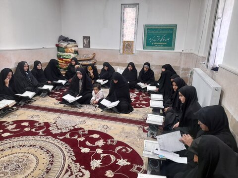 تصاویر اجرای برنامه های قرآنی در مدرسه ریحانه الرسول(س)نورآباد