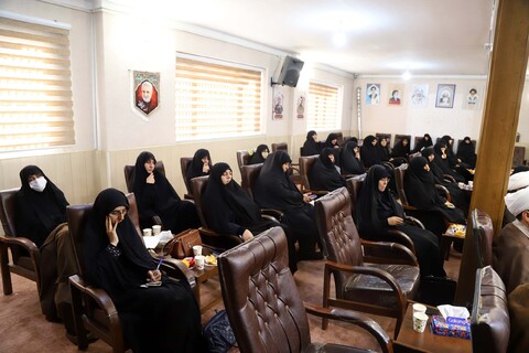 تصاویر /  برگزاری مجمع وعاظ خواهر دفتر نماینده ولی فقیه در استان همدان
