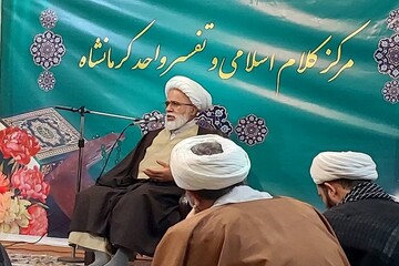 تصاویر/ جلسه تفسیر قرآن توسط امام جمعه کرمانشاه در حوزه علمیه استان