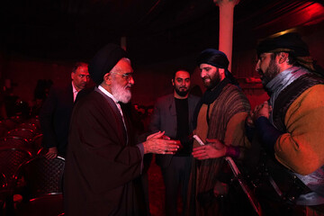 تصاویر/ بازدید تولیت آستان مقدس حضرت فاطمه معصومه (س) از سوگواره نمایشی کوچه بنی‌هاشم