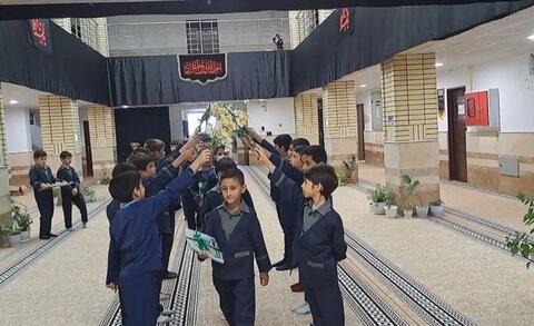 تصاویر/ برگزاری جشن قرآنی در مدرسه علمیه زینب کبری (س) برای دانش آموزان
