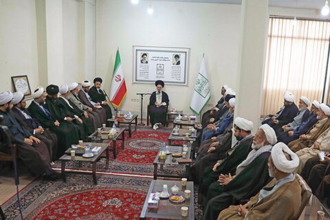 آیت الله سید هاشم حسینی بوشهری در دیدار هیئت رئیسه مجمع نمایندگان طلاب