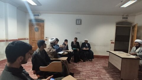 تصاویر/برگزاری کانون علمی «تفسیر و علوم قرآنی» در مدرسه علمیه قروه
