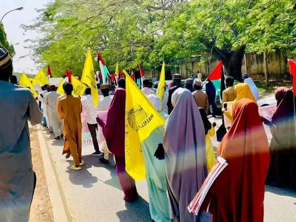 راهپیمایی مردم نیجریه در حمایت از مظلومان فلسطین + تصاویر