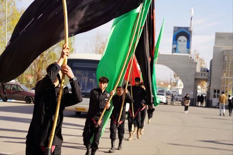 تصاویر/ مراسم عزاداری و سینه زنی دهه دوم ایام فاطمیه (س)  در دانشگاه آزاد اسلامی ارومیه