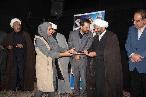 تصاویر / تجلیل از اصحاب رسانه وفعالان فرهنگی از سوی کمیته فرهنگی وآموزشی ستاد اربعین حسینی استان قزوین