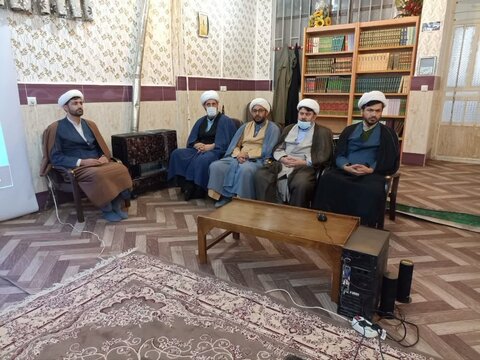 تصاویر نشست فصلی مبلغان نورآبادی با امام جمعه شهرستان