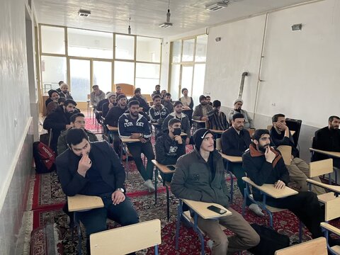 تصاویر اکران فیلم سینمایی مصلحت در مدرسه امام صادق(ع)بروجرد