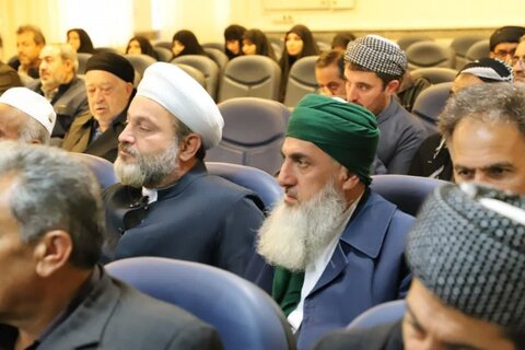تصاویر/دیدار صمیمی طلاب و روحانیون شهرستان کامیاران با نماینده ولی فقیه در استان کردستان