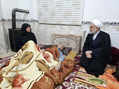 تصاویر/دیدار نماینده ولی فقیه در کردستان با خانواده شهدا، جانبازان و ماموستایان کامیاران