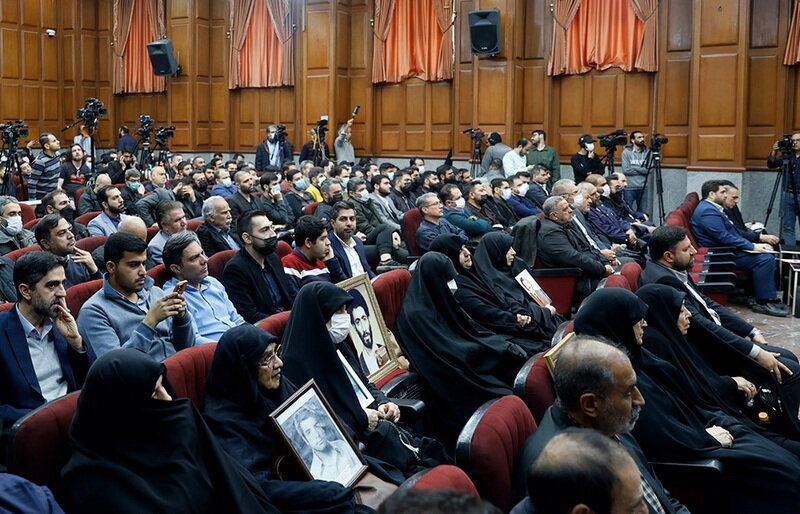 دادگاهی برای رسیدگی به جنایات منافقین | جوشش خون ۱۷ هزار شهید ترور