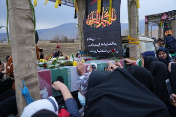 تصاویر/ وداع مردم بیرانشهر با پیکر شهدای گمنام