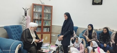 تصاویر/ بازدید دانش آموزان دختر از مدرسه علمیه الزهرا (س) میاندوآب