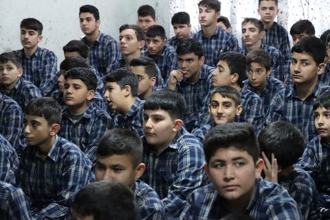 تصاویر/ حضور مدیر و معاون مدرسه علمیه امام صادق علیه‌السلام در دبیرستان رستگاران این شهرستان