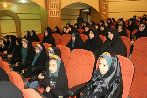 تصاویر/ نشست فعالان تربیت اسلامی «دختران بهشت» در سنندج