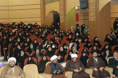 تصاویر/ نشست فعالان تربیت اسلامی «دختران بهشت» در سنندج