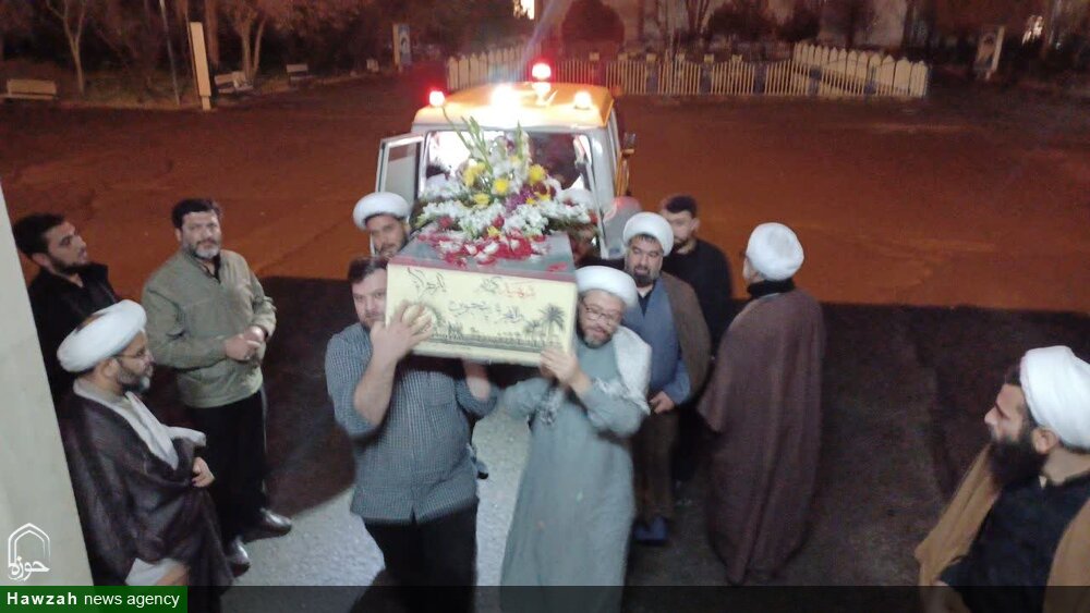 وداع طلاب مدرسه علمیه حضرت ولیعصر (عج) تبریز با دو شهید گمنام