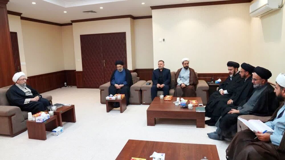 برای هدایت تحصیلی طلاب برنامه داشته باشید و نخبگان را معرفی کنید